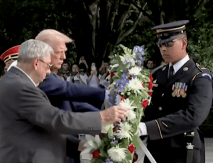 Trump lays wreath at Arlington National Cemetery